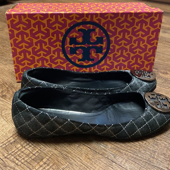 Tory Burch Quinn Ballet Suede Quilted Black + Silver Ballett Flats 8 - Picture 6 of 11